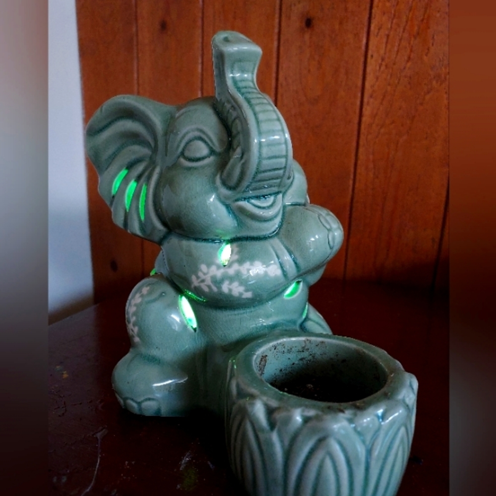 Elephant planter